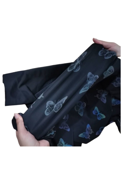 DG-CW  Multicolor Printed Reflective Stretch Fabric  Yoga Clothing  Iridescent Reflective Fabric  Silver Print Reflective Fabric  Size: Width 1.45m  Thickness: 0.45mm  Material: 100% Polyester / Polyester-Cotton / Polyester-Spandex  Reflectivity: 330-420  side view